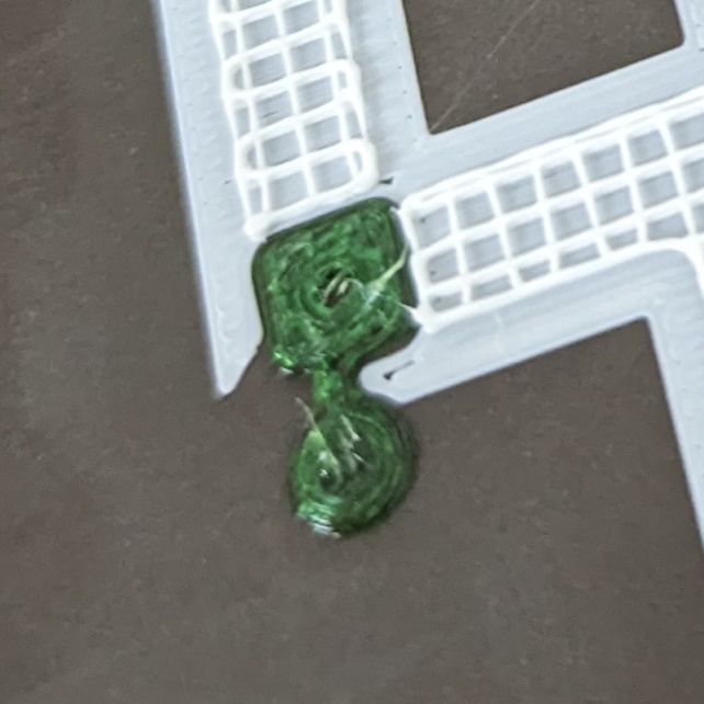 Corner with increased surface contact